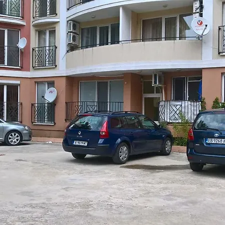 кв. чайка Golden Day Apartment *